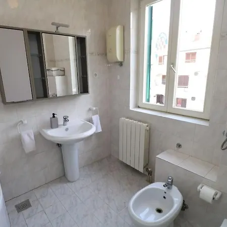 Apartment Comfort & Bright 3 Bedroom *