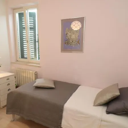 Comfort & Bright 3 Bedroom Apartment *