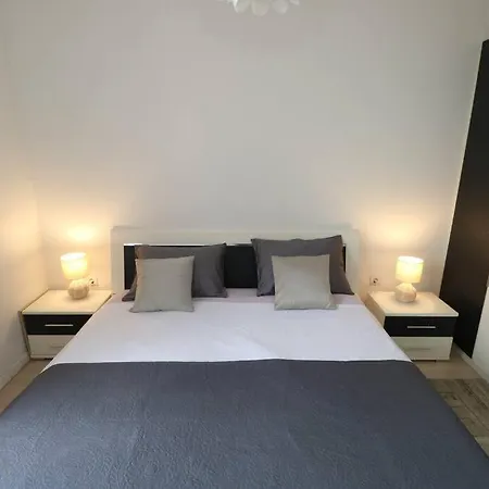 Comfort & Bright 3 Bedroom Split