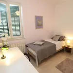 Comfort & Bright 3 Bedroom *
