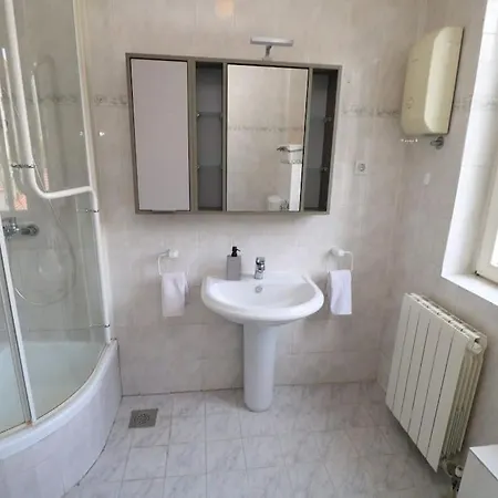 Comfort & Bright 3 Bedroom Appartement