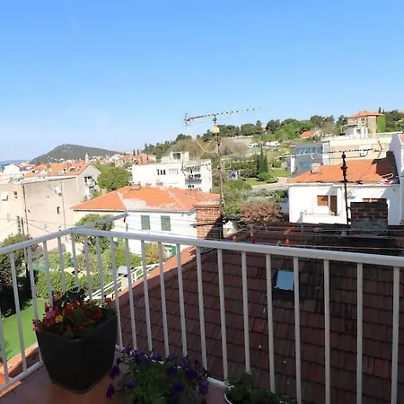 Comfort & Bright 3 Bedroom * Split
