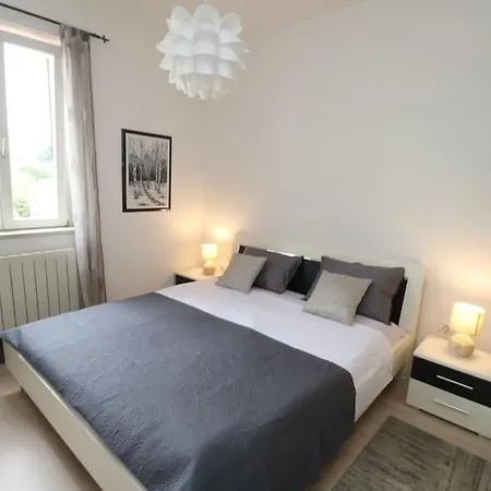 Comfort & Bright 3 Bedroom Appartement Split